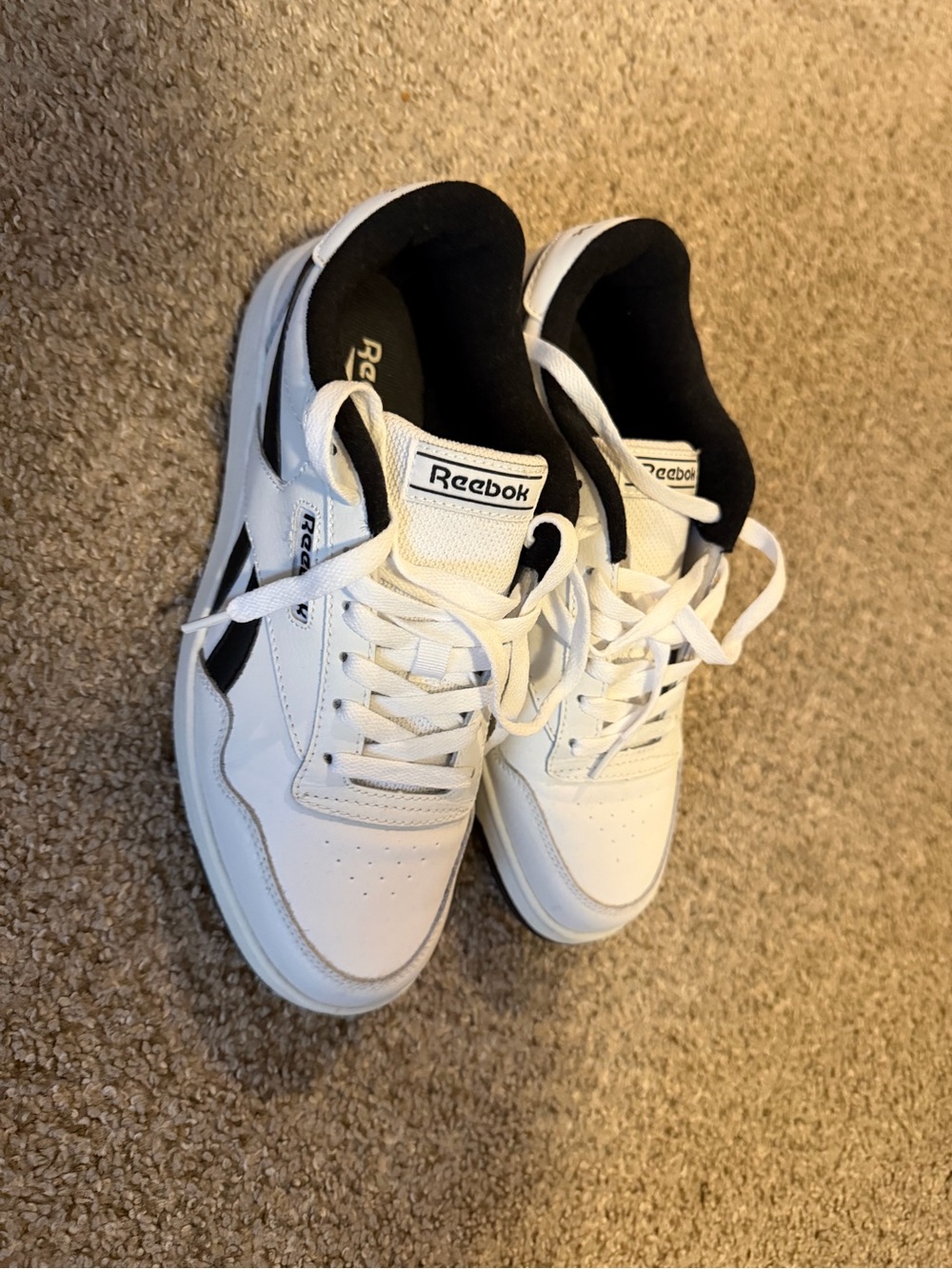 Men Reeboks white & black